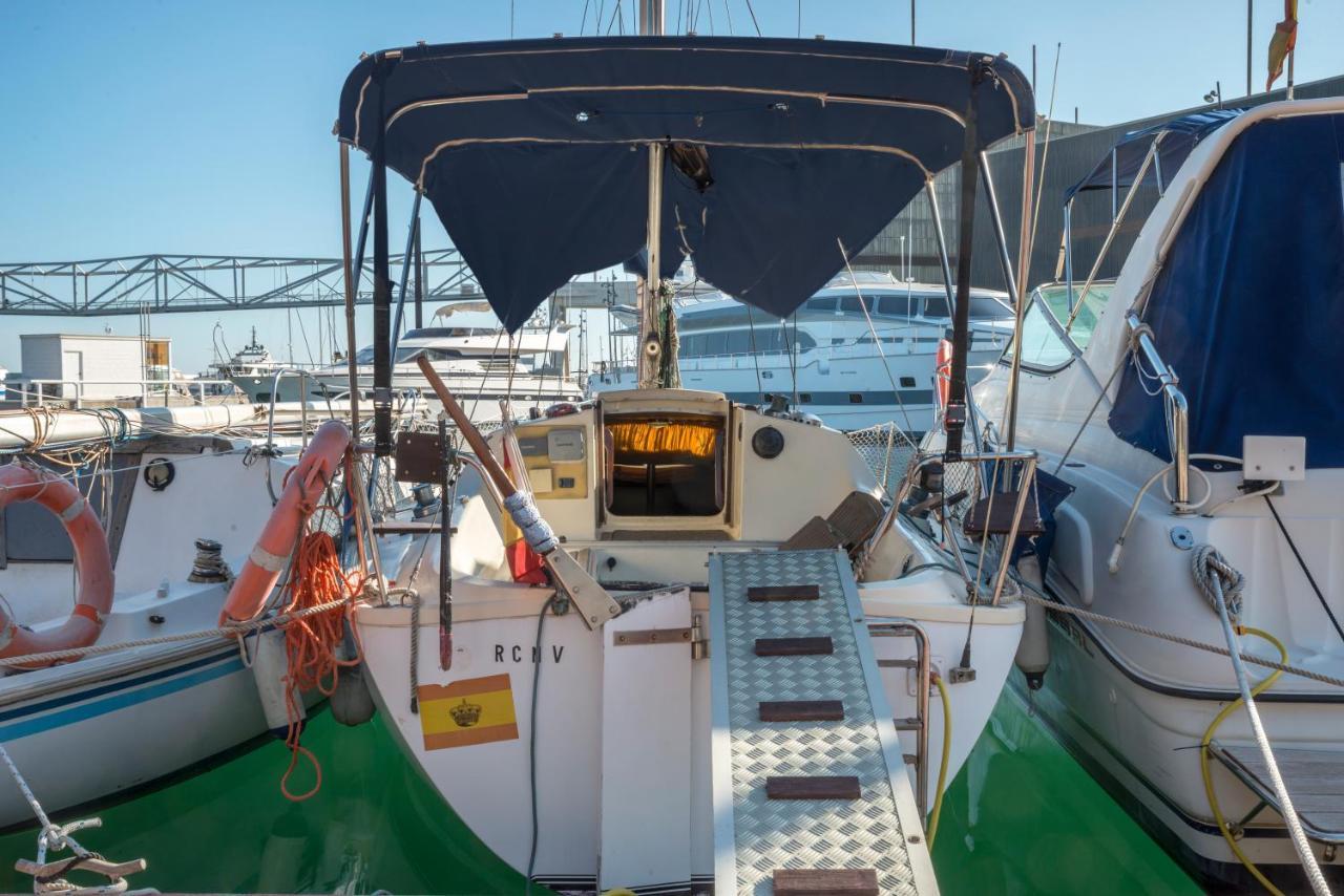 Pequeno Velero En Port Forum Ideal Para Backpackers Sant Adria de Besos Bagian luar foto
